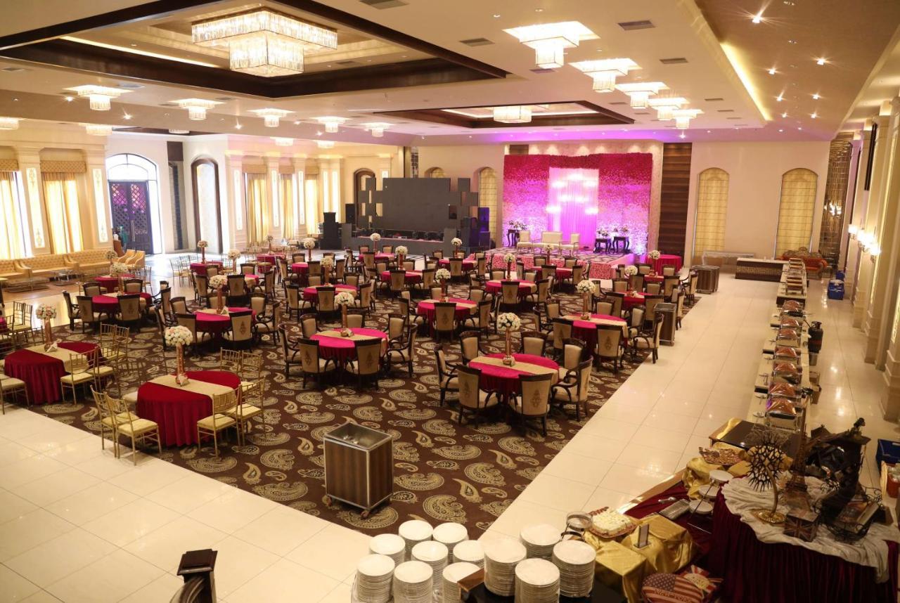 Отель Ramada By Wyndham Kapurthala Экстерьер фото